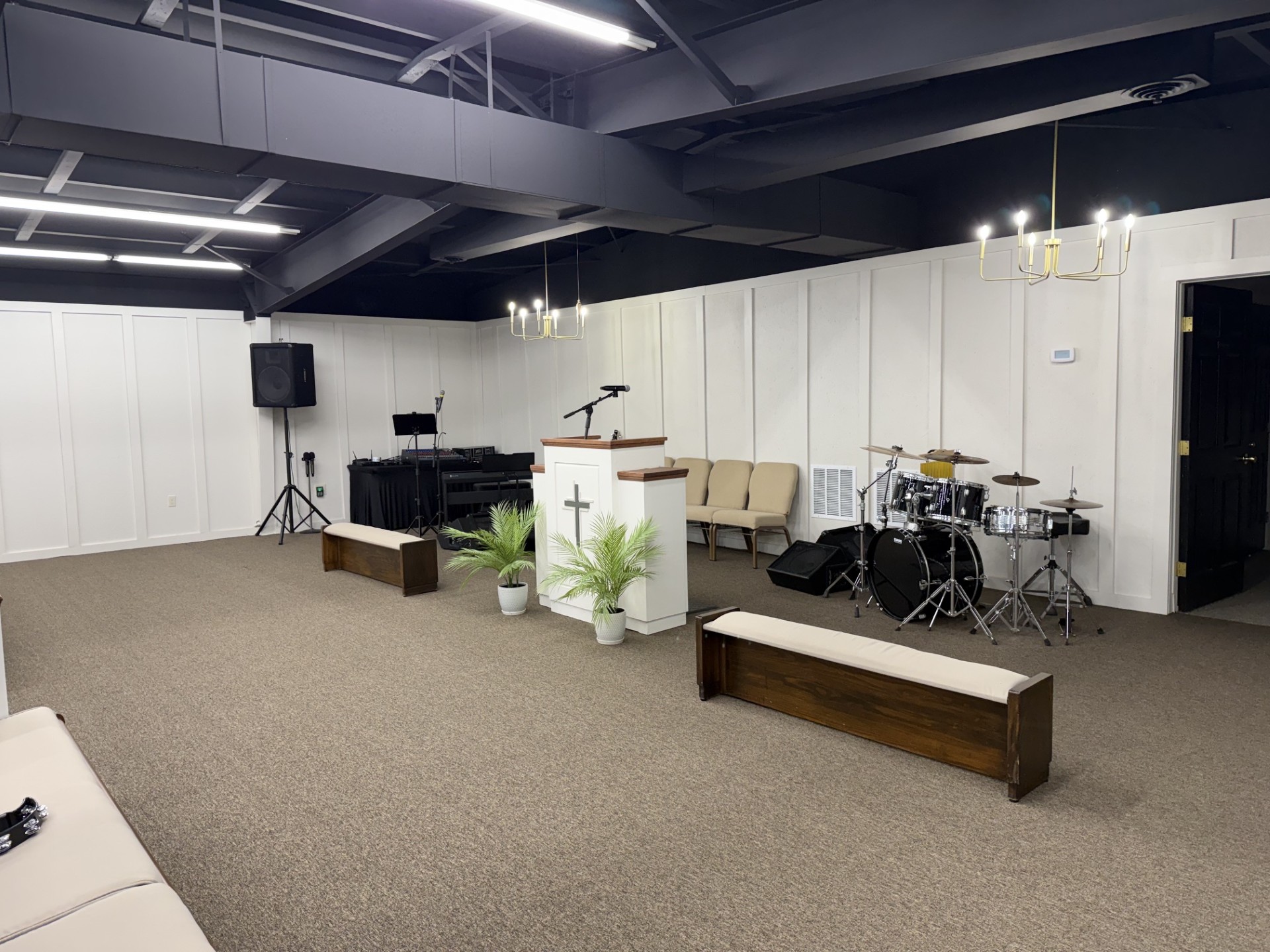 Calvary Church sanctuary